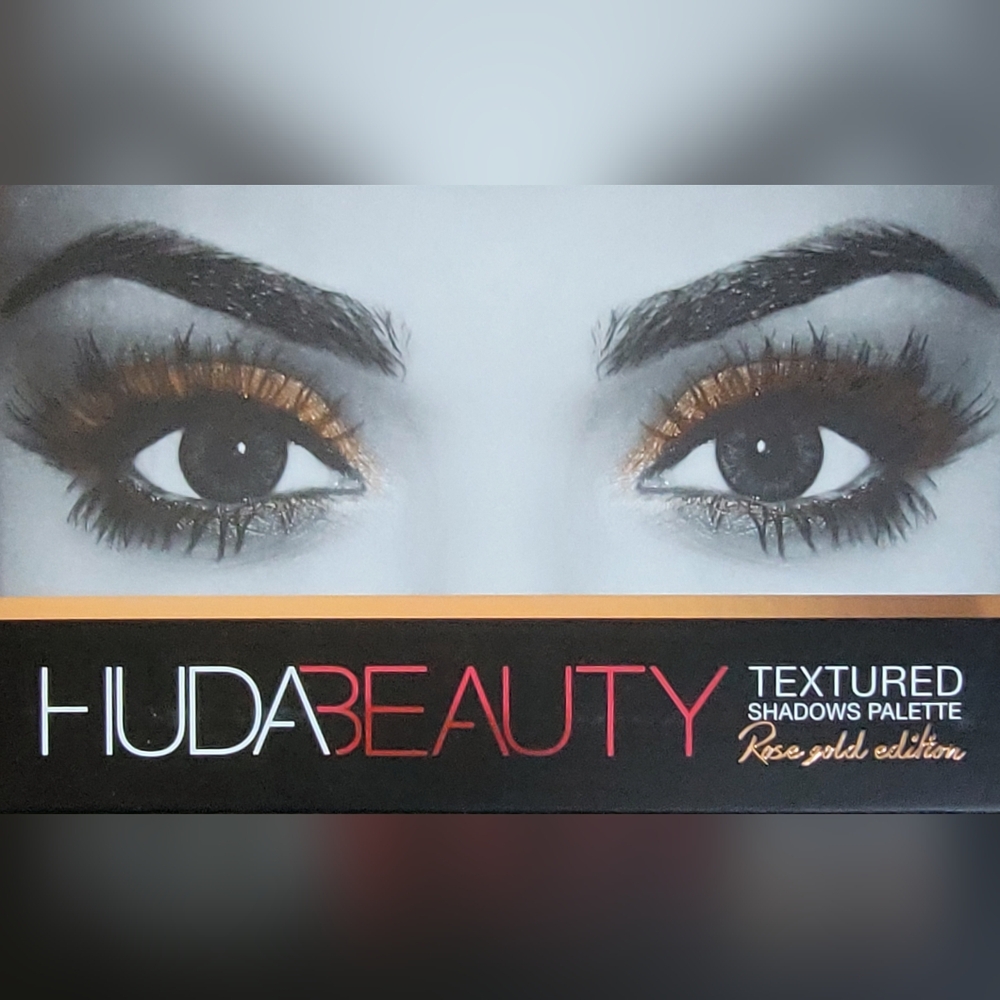 HUDABEAUTY TEXTURED SHADOWS PALETTE Rose Gold Edition